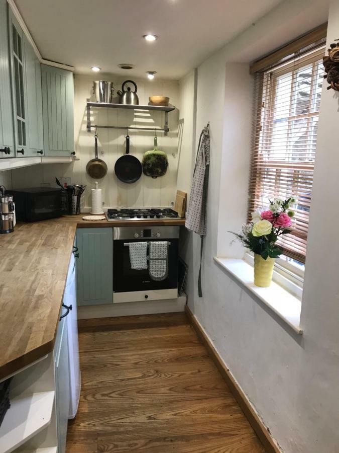 Holiday home On Avon 4 Bedroom Near Bath *